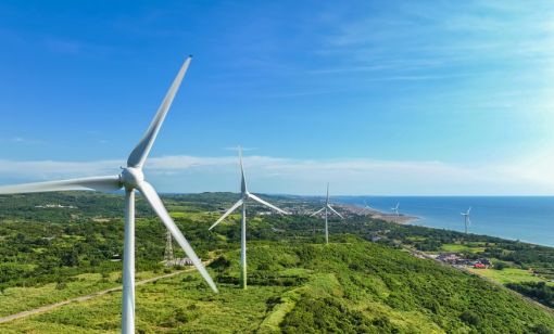 Hydro-Québec Accepts 8 Bids for Combined 1.55 GW of Wind Projects