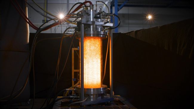 Revolutionizing Hydrogen Production with Combustion-Free Photoreactors